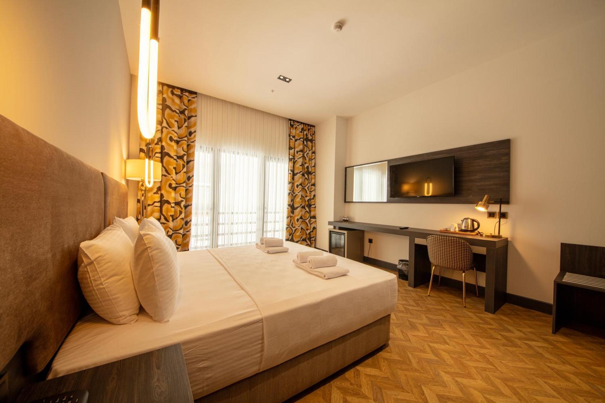 V Center Hotel