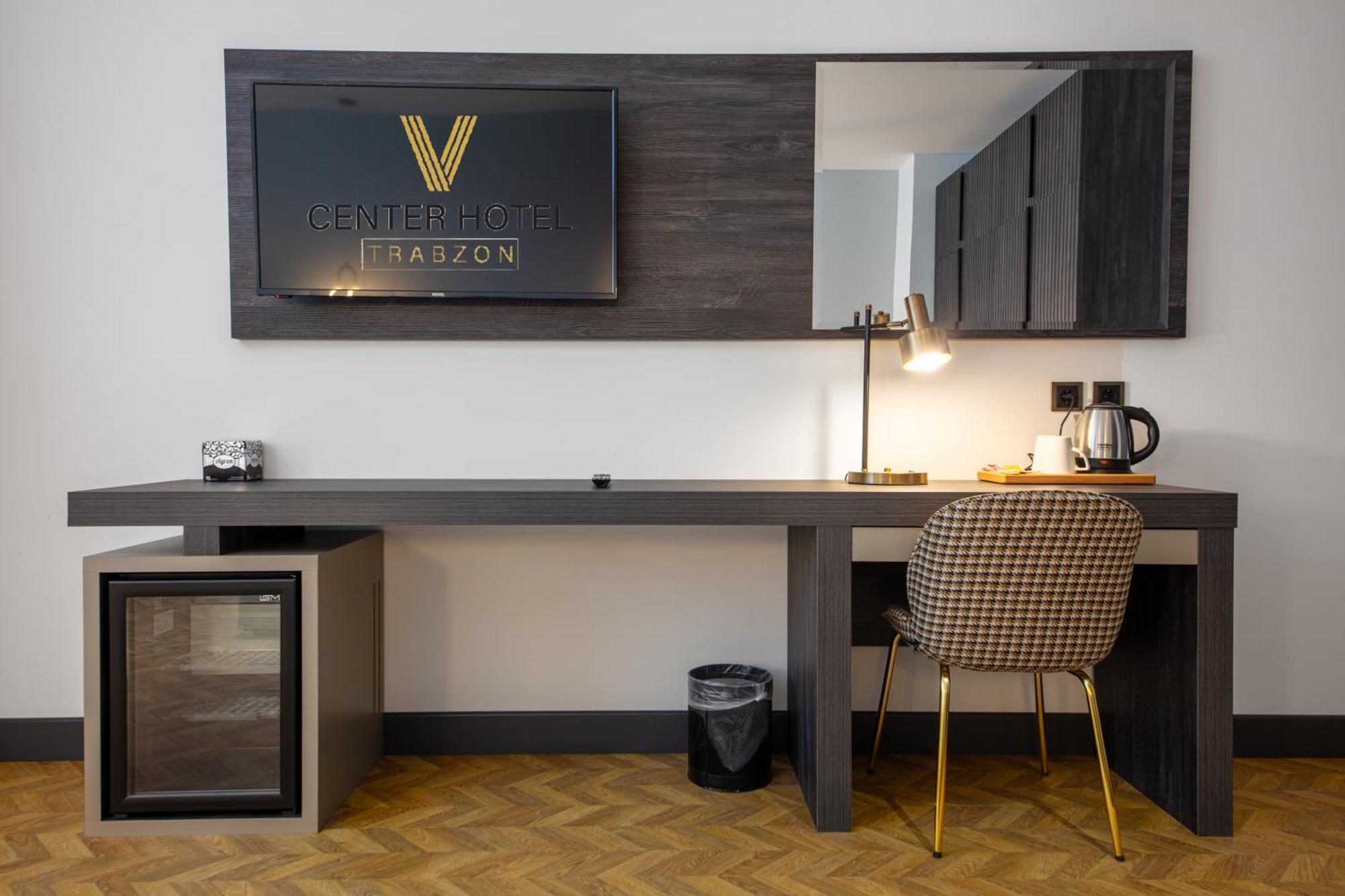 Hotel V Center 4*